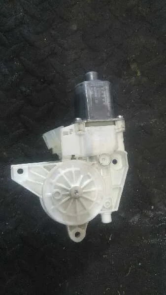 Motor Elevalunas Delantero Derecho para Mercedes-Benz Clase Gla (W156)