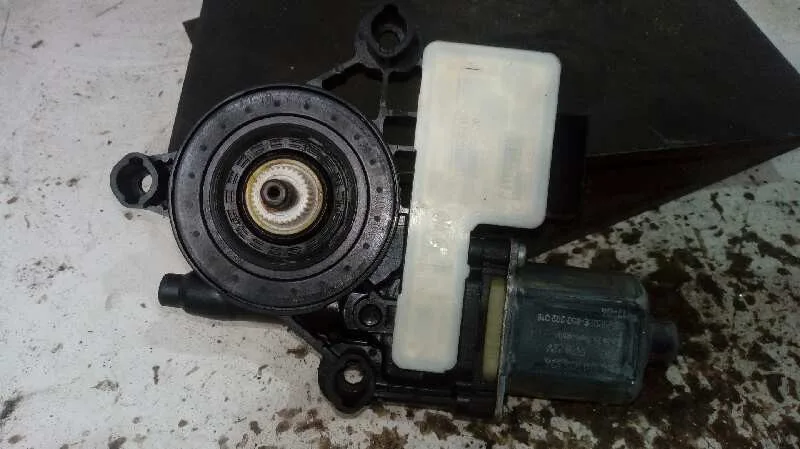 Motor Elevalunas Trasero Derecho para Seat Leon St (5F8)