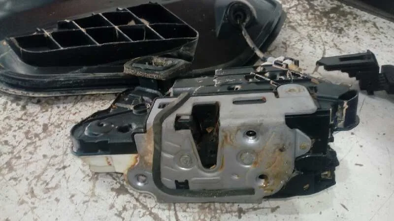 Cerradura Puerta Delantera Izquierda para Volkswagen Polo (6C1)