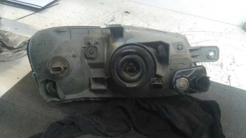 Faro Izquierdo para Hyundai Accent