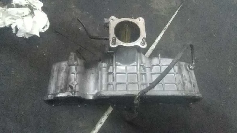 Colector Admision para Toyota Corolla Verso (R1)