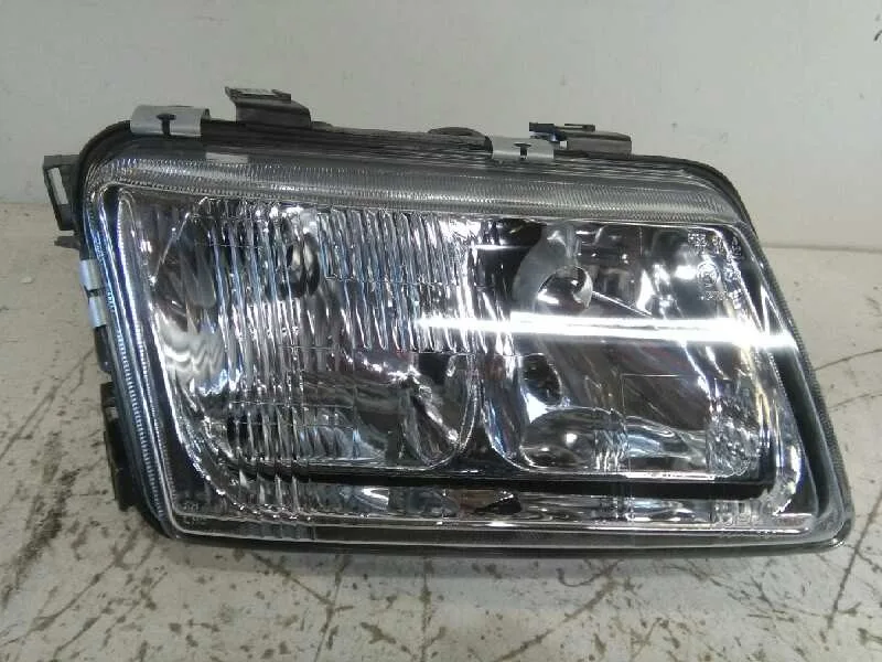 Faro Derecho para Audi A3 (8L)