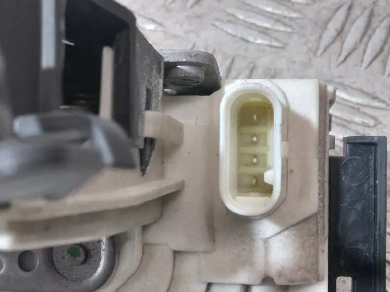 Cerradura Puerta Trasera Izquierda para Mercedes-Benz Clase B (W246)