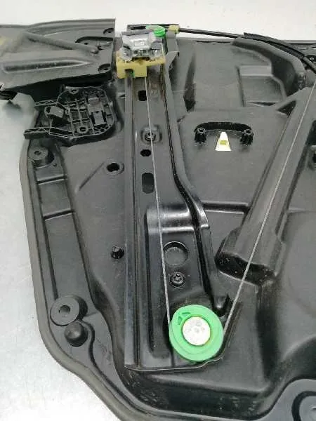 Elevalunas Delantero Derecho para Mercedes-Benz Clase B (W246)
