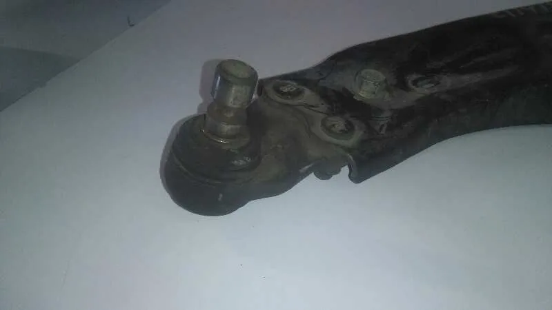 Brazo Suspension Inferior Delantero Izquierdo para Kia Carens ( )