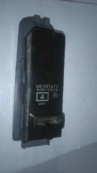 Mando Elevalunas Delantero Izquierdo para Mitsubishi Colt Berlina 5 (Z30A)