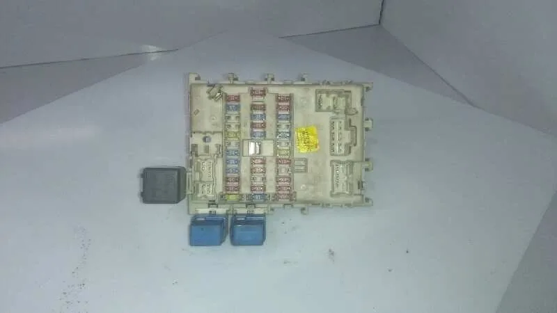 Caja Reles / Fusibles para Nissan Almera (N16/E)