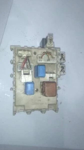 Caja Reles / Fusibles para Nissan Almera (N16/E)