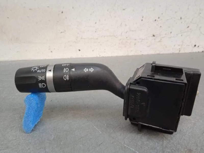 Mando Luces para Mazda 3 Lim. (Bl)