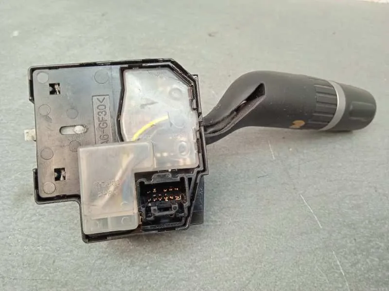 Mando Luces para Mazda 3 Lim. (Bl)