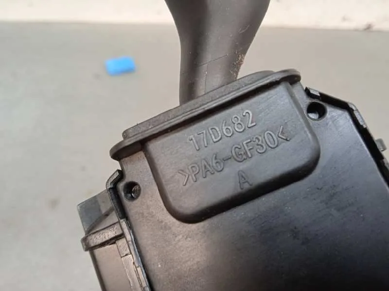 Mando Luces para Mazda 3 Lim. (Bl)