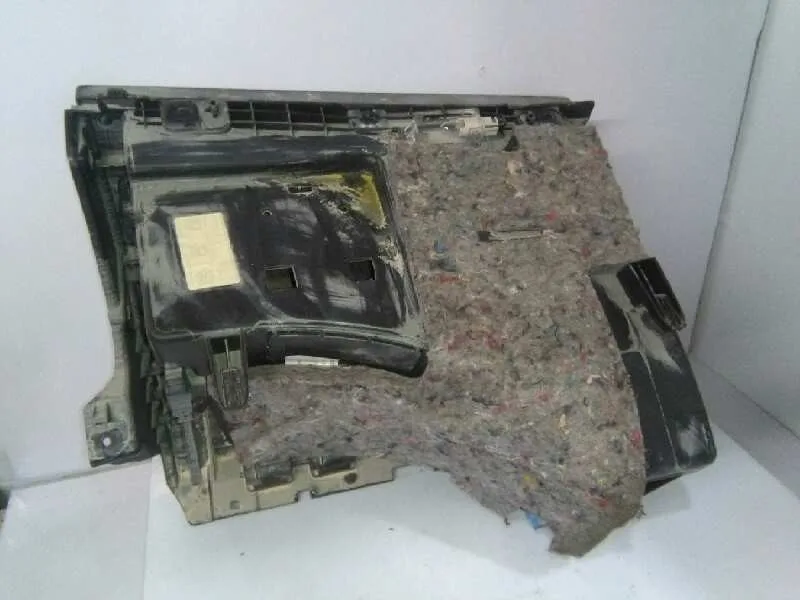 Guantera para Mercedes-Benz Clase Gla (W156)