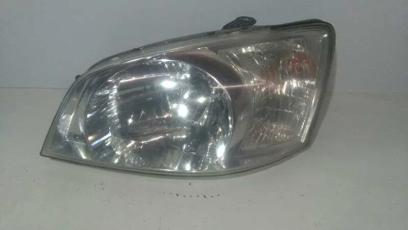 Faro Izquierdo para Hyundai Getz (Tb)