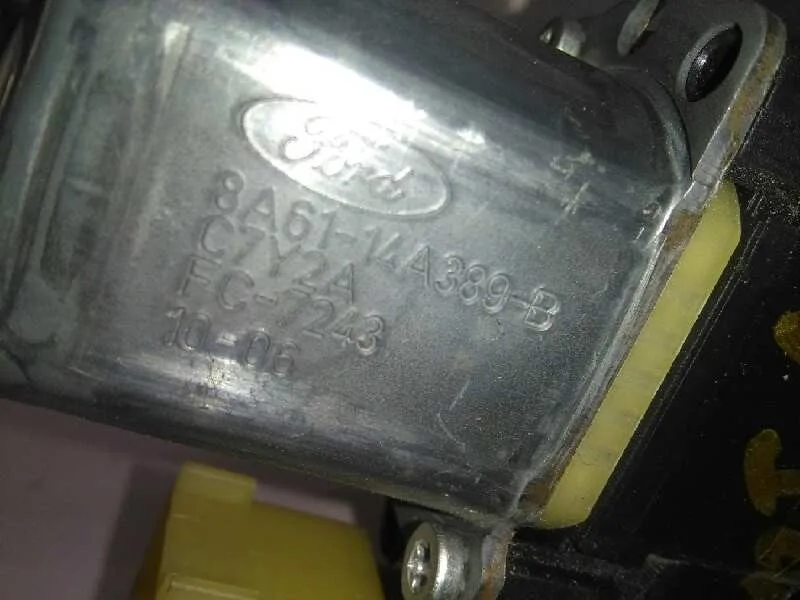 Motor Elevalunas Delantero Izquierdo para Ford Fiesta (Cb1)
