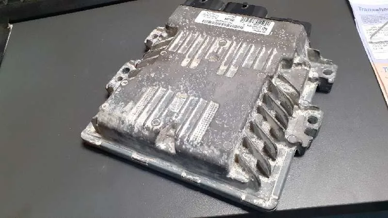 Centralita Motor Uce para Ford Focus Lim. (Cb8)