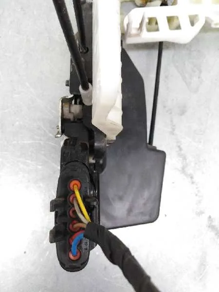 Cerradura Puerta Delantera Izquierda para Kia Carens (Un)