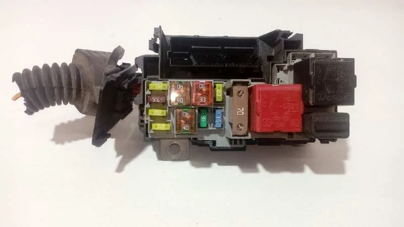Caja Reles / Fusibles para Opel Corsa D