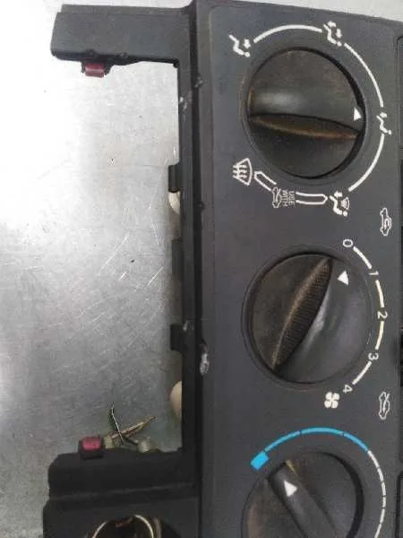 Mando Calefaccion / Aire Acondicionado para Toyota Corolla Verso (E12)