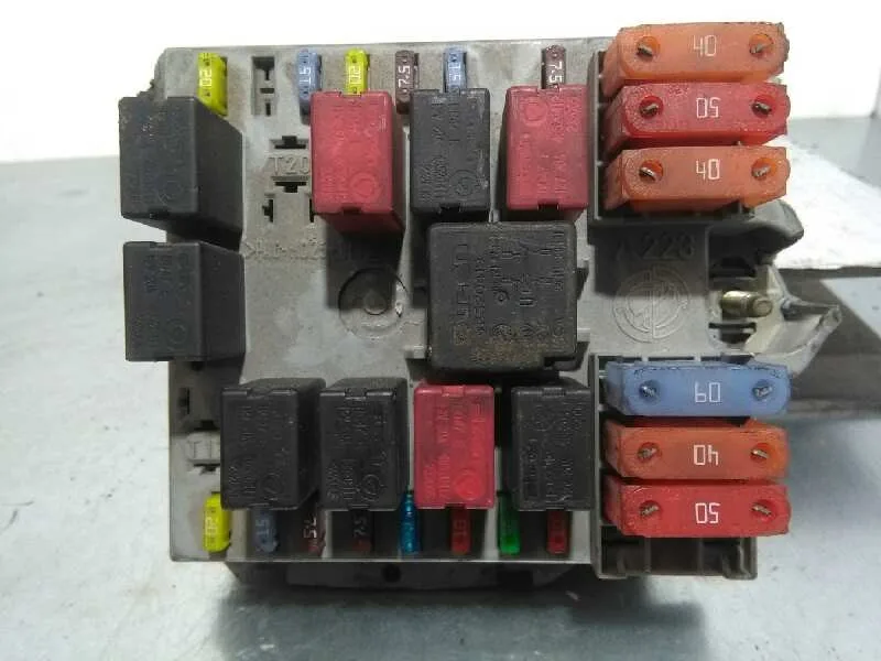 Caja Reles / Fusibles para Alfa Romeo 147 (190)