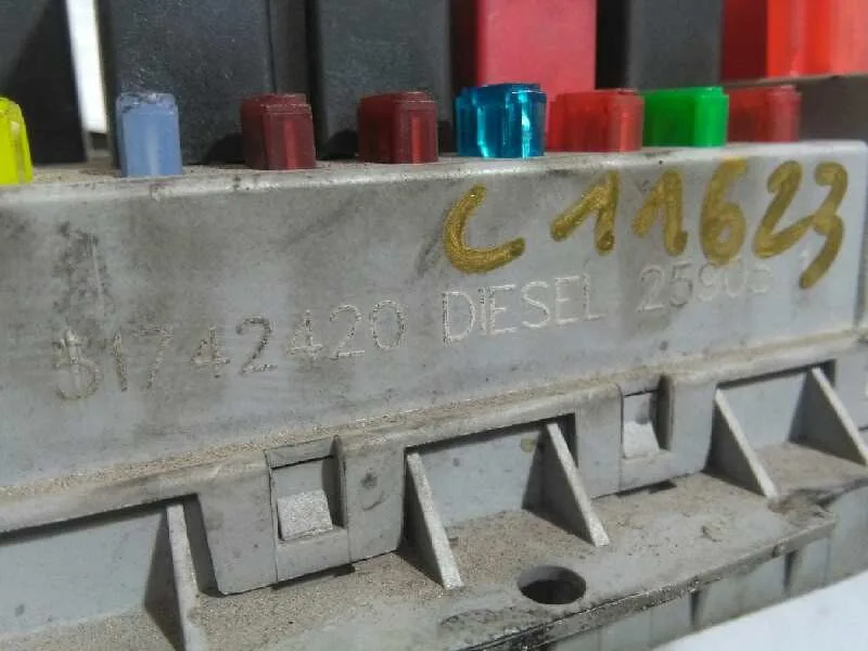 Caja Reles / Fusibles para Alfa Romeo 147 (190)