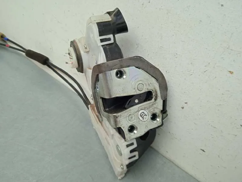 Cerradura Puerta Delantera Derecha para Toyota Prius (Nhw30)