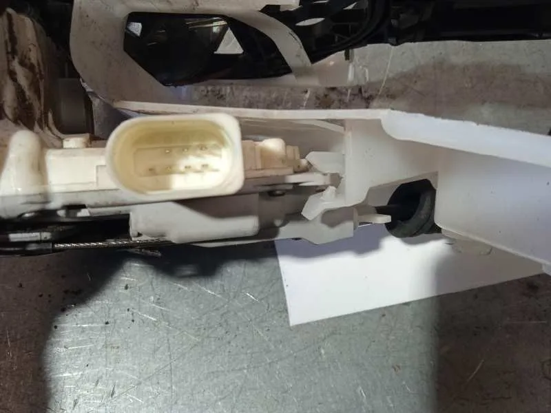 Cerradura Puerta Trasera Derecha para Volkswagen Passat Variant (365)