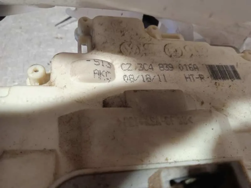 Cerradura Puerta Trasera Derecha para Volkswagen Passat Variant (365)