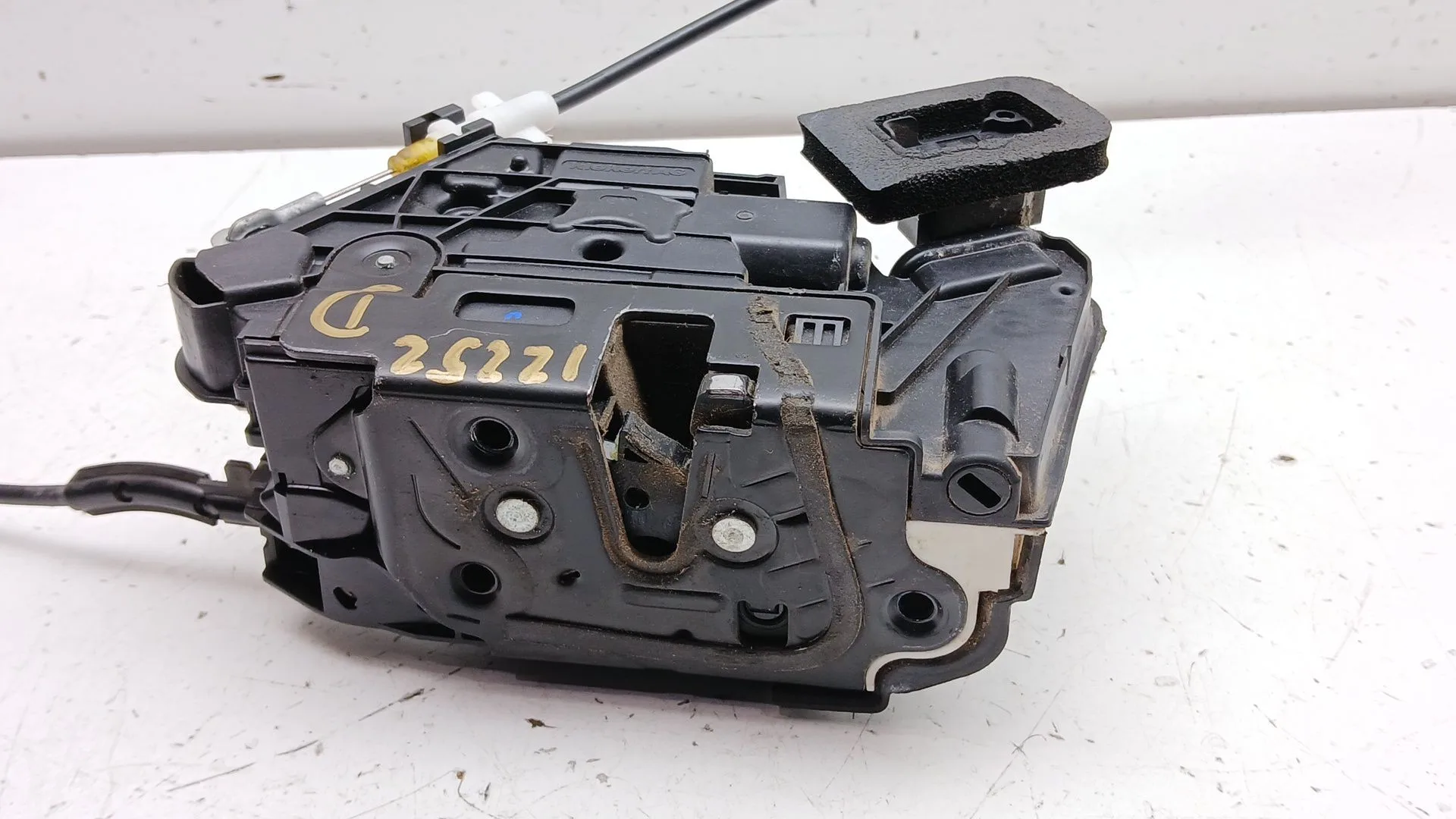 Cerradura Puerta Delantera Derecha para Skoda Octavia Lim. (5E3)