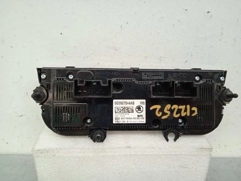 Mando Climatizador para Skoda Octavia Lim. (5E3)