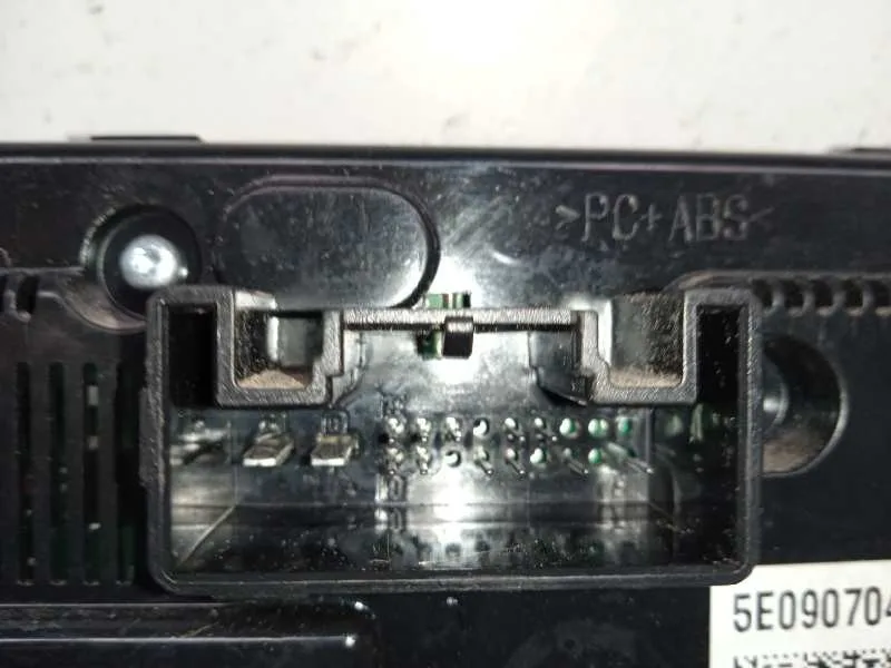 Mando Climatizador para Skoda Octavia Lim. (5E3)