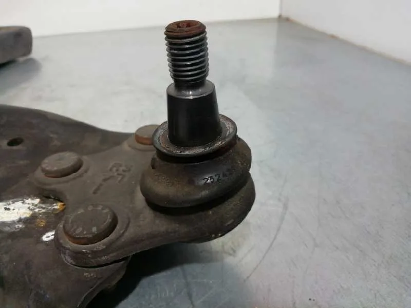 Brazo Suspension Inferior Delantero Derecho para Skoda Fabia