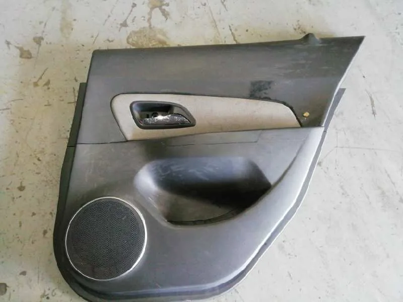 Guarnecido Puerta Trasera Derecha para Chevrolet Cruze