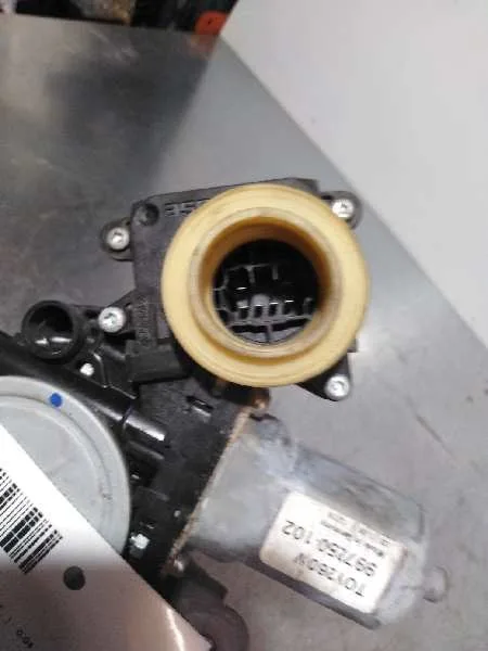 Elevalunas Trasero Derecho para Toyota Corolla Verso (R1)