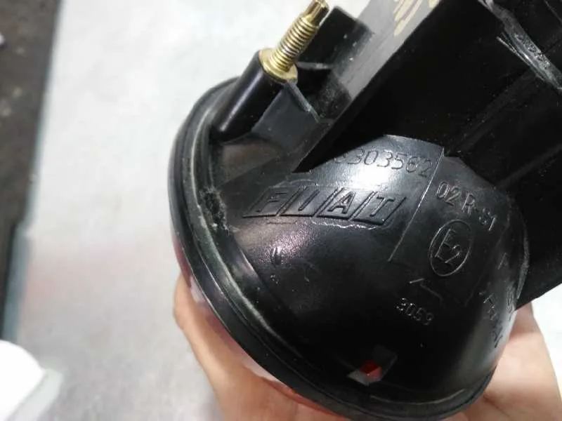 Piloto Trasero Derecho para Fiat Coupe (175)