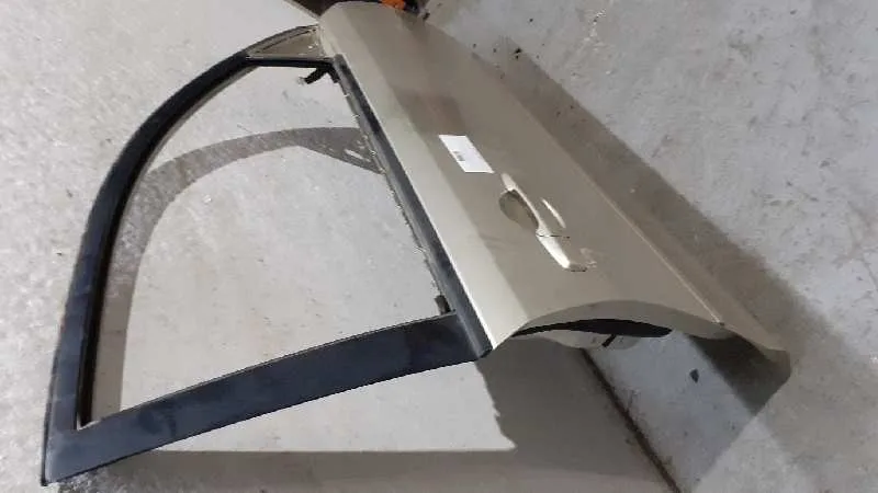 Puerta Delantera Derecha para Mazda 3 Berlina (Bk)