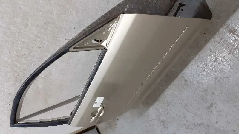 Puerta Delantera Derecha para Mazda 3 Berlina (Bk)