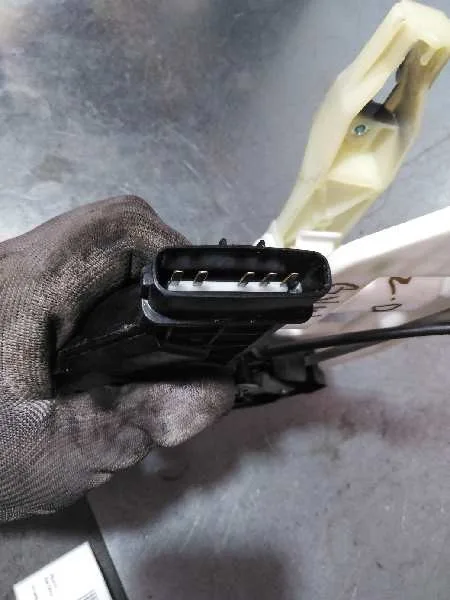 Cerradura Puerta Trasera Derecha para Kia Carens (Un)