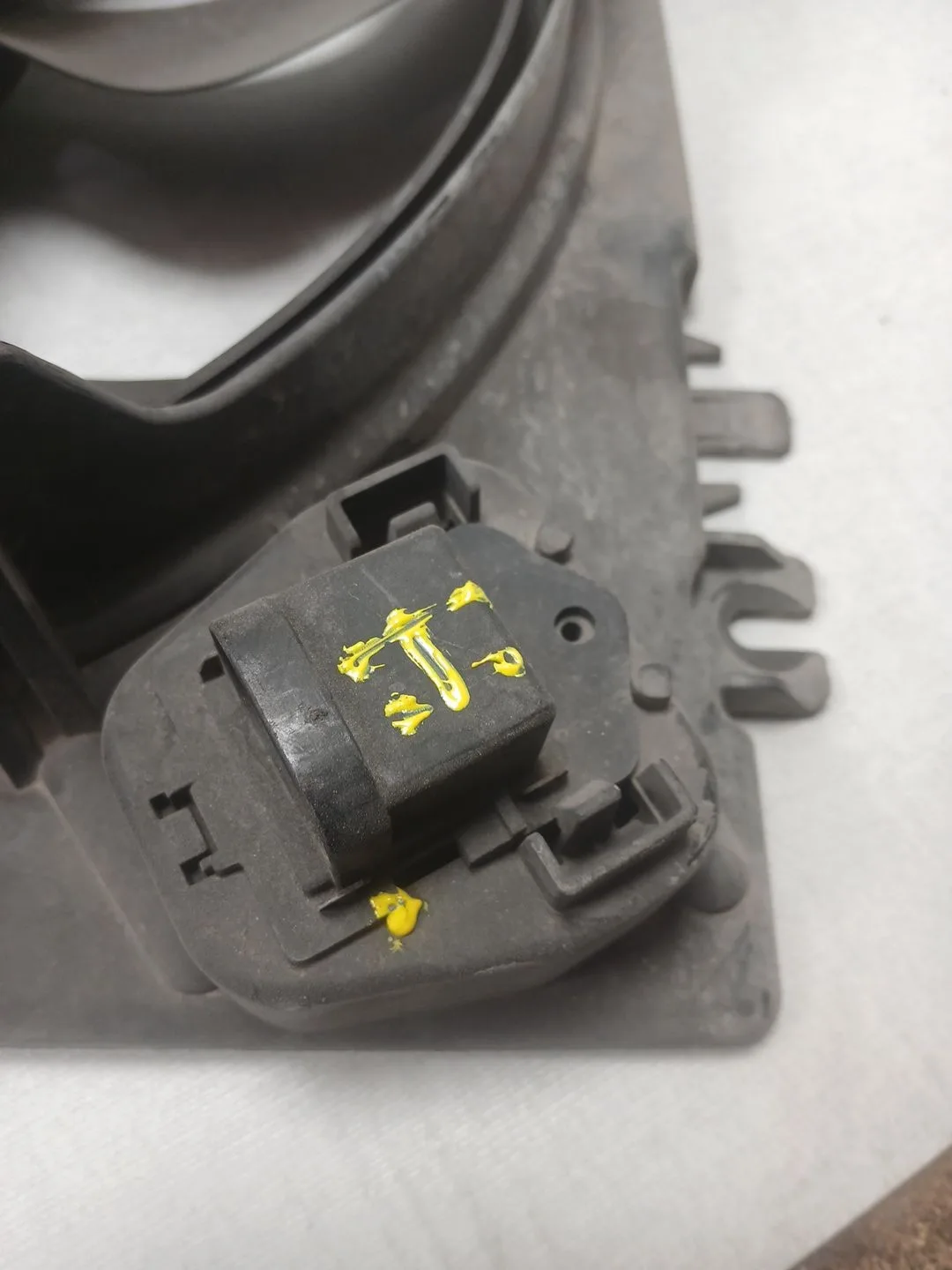 Electroventilador para Nissan Micra (K12E)