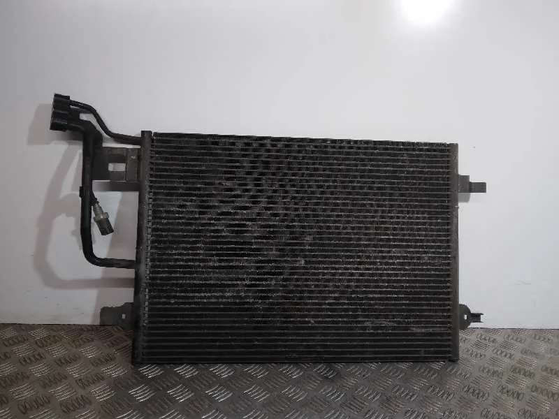 Condensador / Radiador Aire Acondicionado para Volkswagen Passat Berlina (3B3)