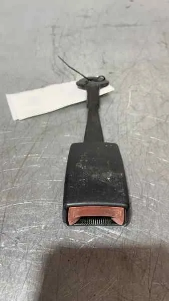 Enganche Cinturon para Audi A4 Berlina (8E)