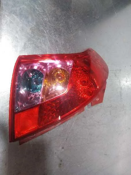 Piloto Trasero Izquierdo para Suzuki Swift Berlina (Mz)