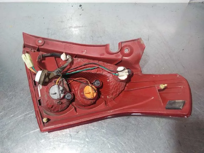 Piloto Trasero Izquierdo para Suzuki Swift Berlina (Mz)