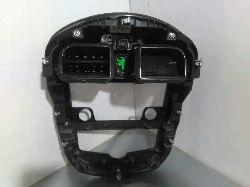Consola Central para Nissan Pulsar (C13)