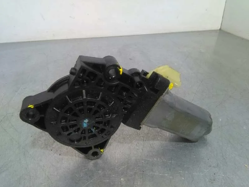Motor Elevalunas Trasero Derecho para Kia Carens (Un)