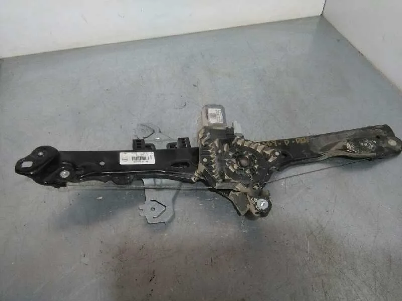 Elevalunas Delantero Derecho para Nissan Pulsar (C13)