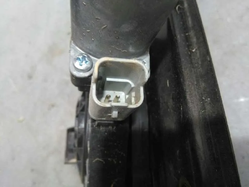 Elevalunas Delantero Derecho para Nissan Pulsar (C13)