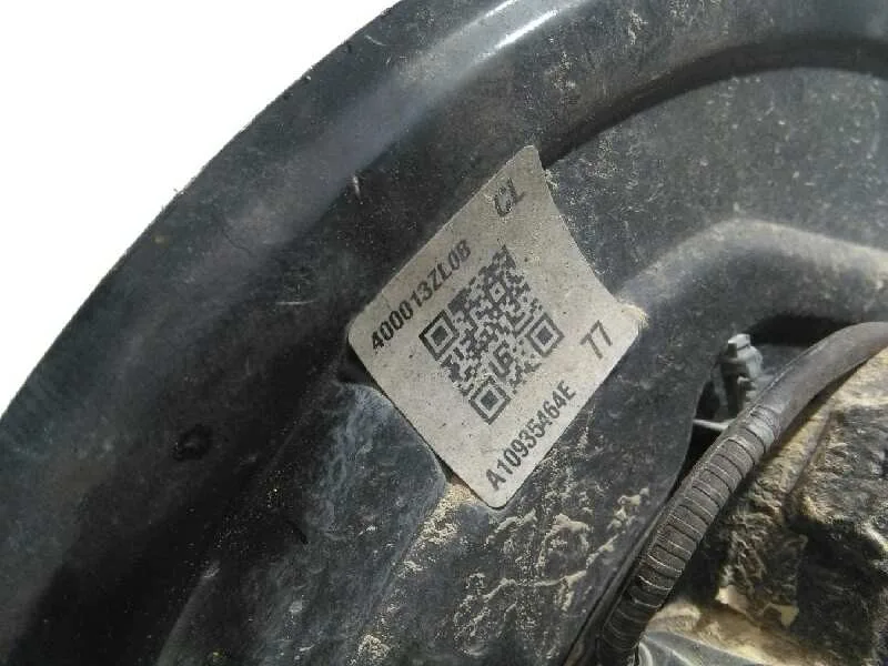 Mangueta Delantera Izquierda para Nissan Pulsar (C13)