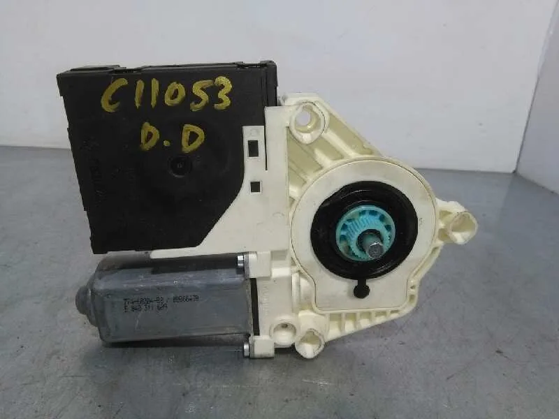Motor Elevalunas Delantero Derecho para Seat Leon (1P1)
