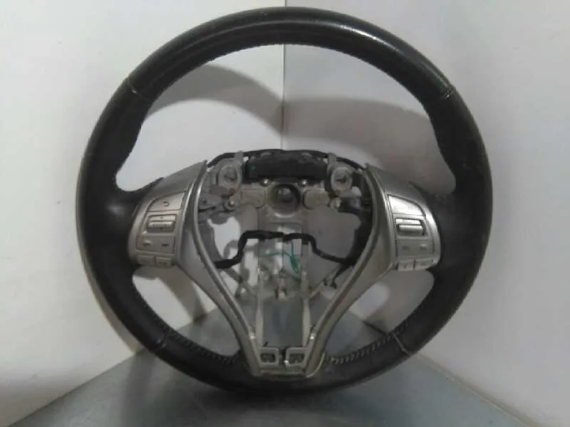Volante para Nissan Pulsar (C13)