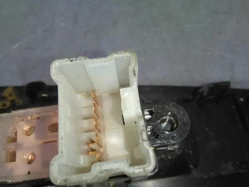 Mando Elevalunas Trasero Derecho para Nissan Pulsar (C13)